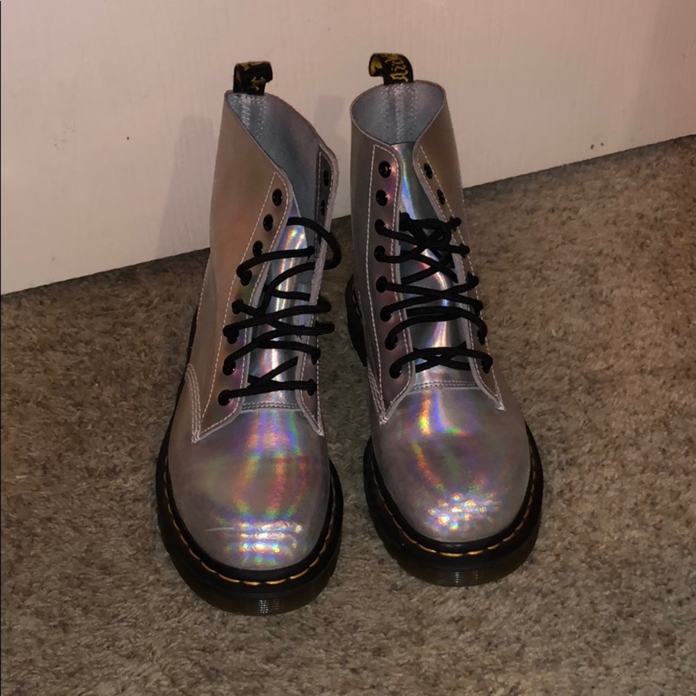 Dr. Martens Iced Metallic Pascal 1460 Boots